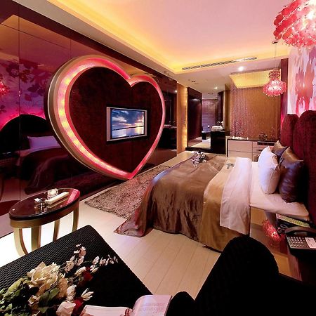 Sasha Motel Тайджун Екстериор снимка