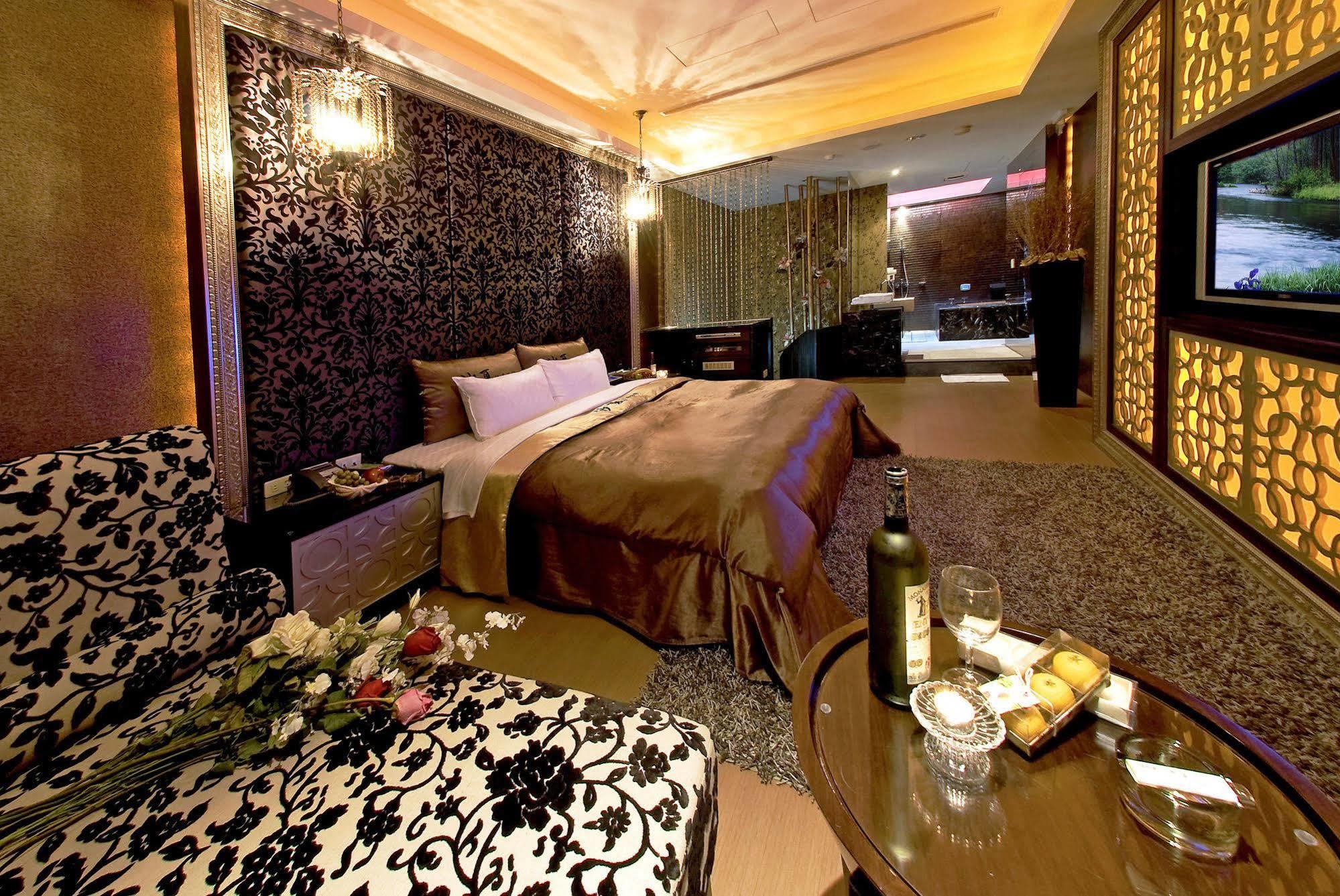 Sasha Motel Тайджун Екстериор снимка