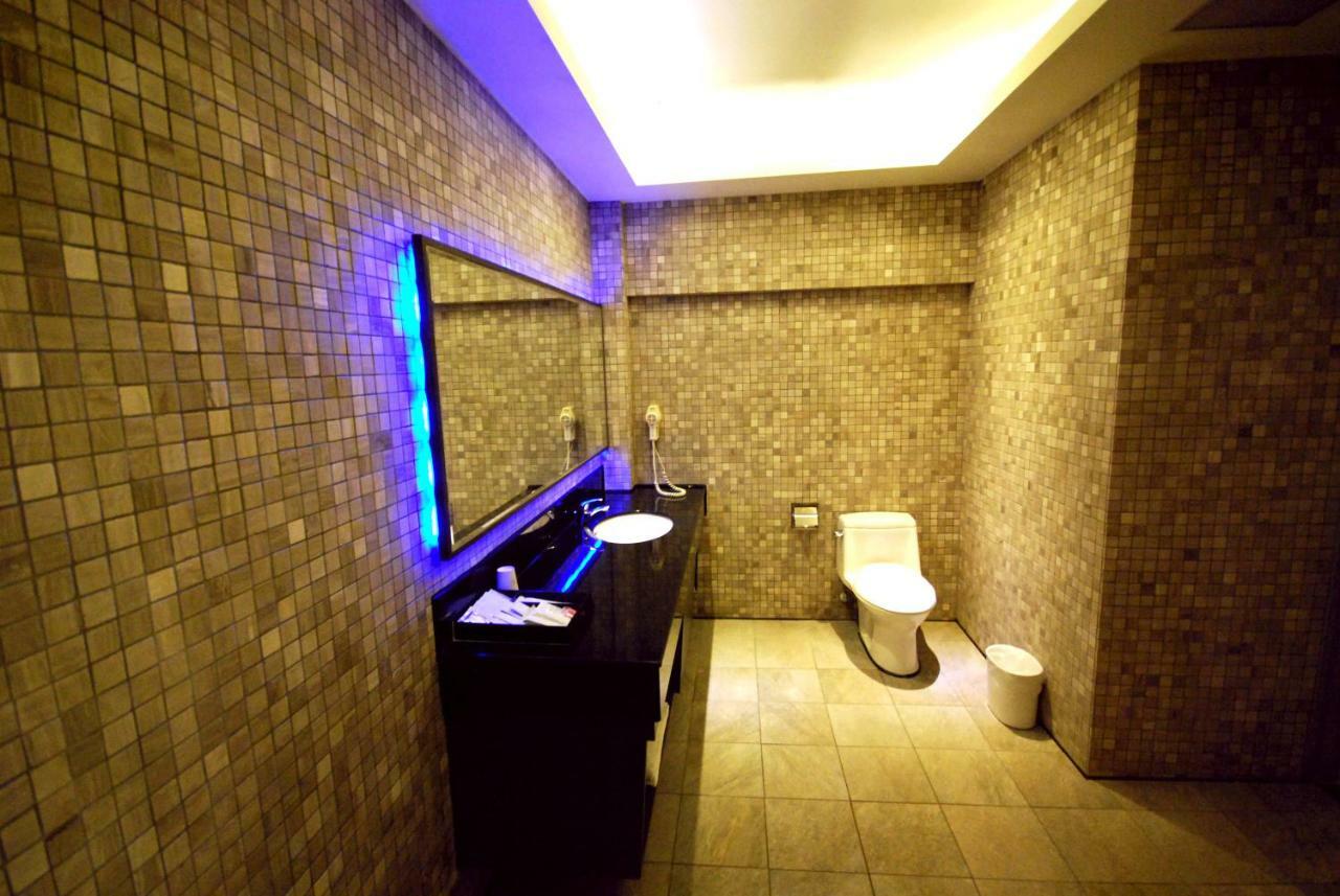 Sasha Motel Тайджун Екстериор снимка